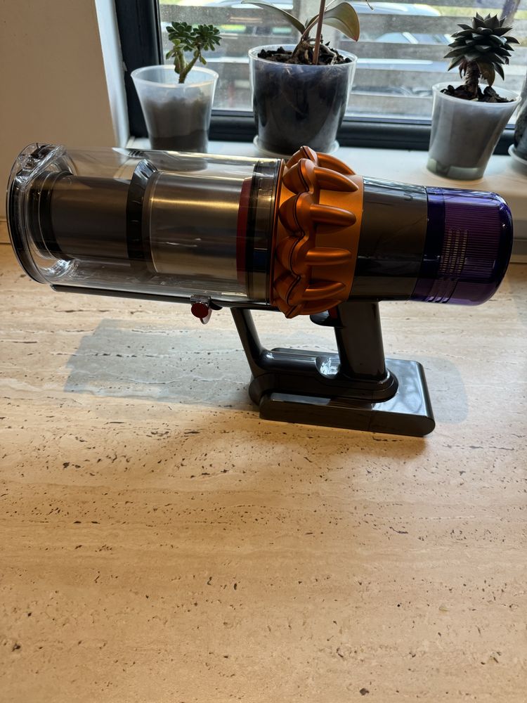 Curatare profesionala aspiratoare Dyson
