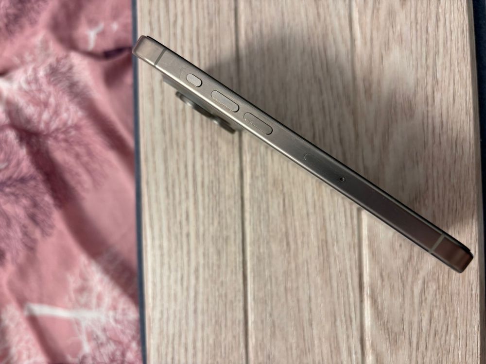 IPhone 15 pro 256 gb