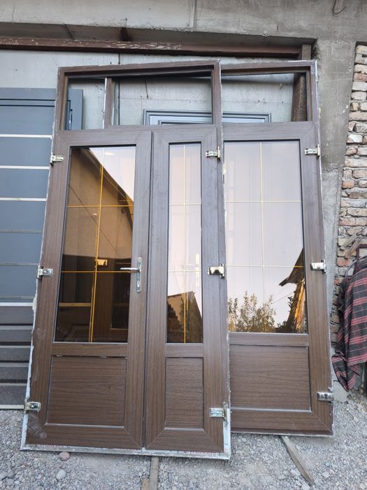 Пластиковая  дверь  Engelberg