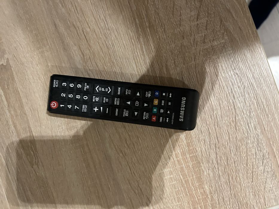 Продавам телевизор Samsung 32 инча