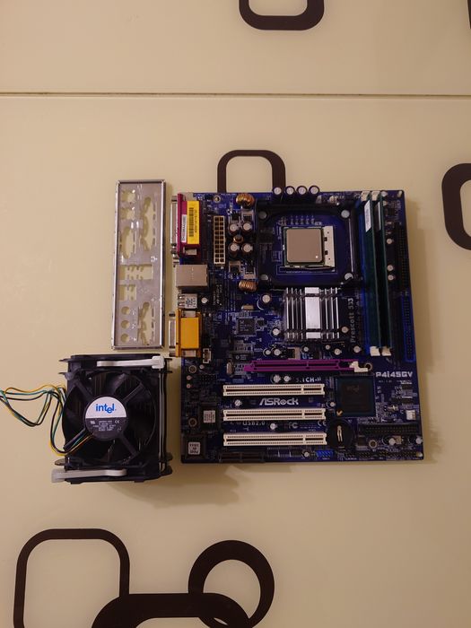 Kit retro Asrock P4i45GV Celeron D