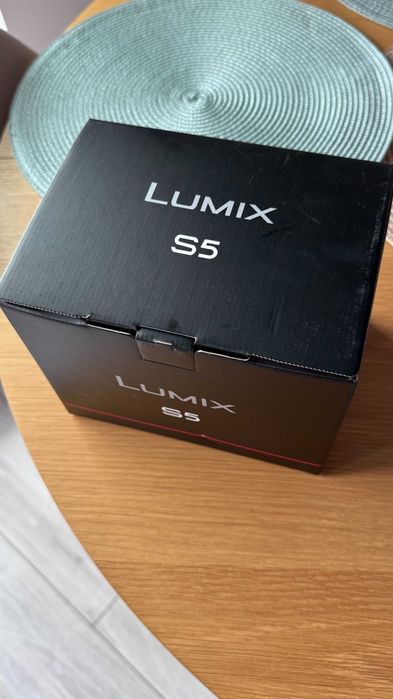 Vand camera mirroless Panasonic Lumix S5 - stare foarte buna!