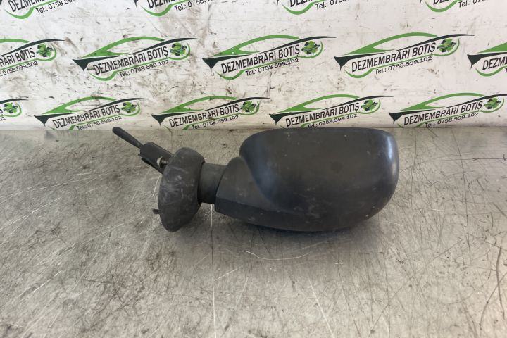 Oglinda stanga manuala E20103017 / E2 0103017 Dacia Logan prima gener