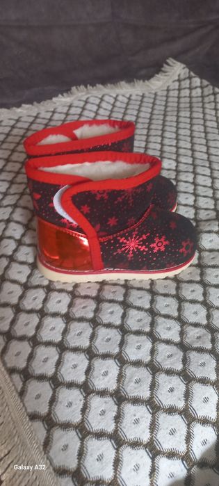 Продам зимнию обувь.