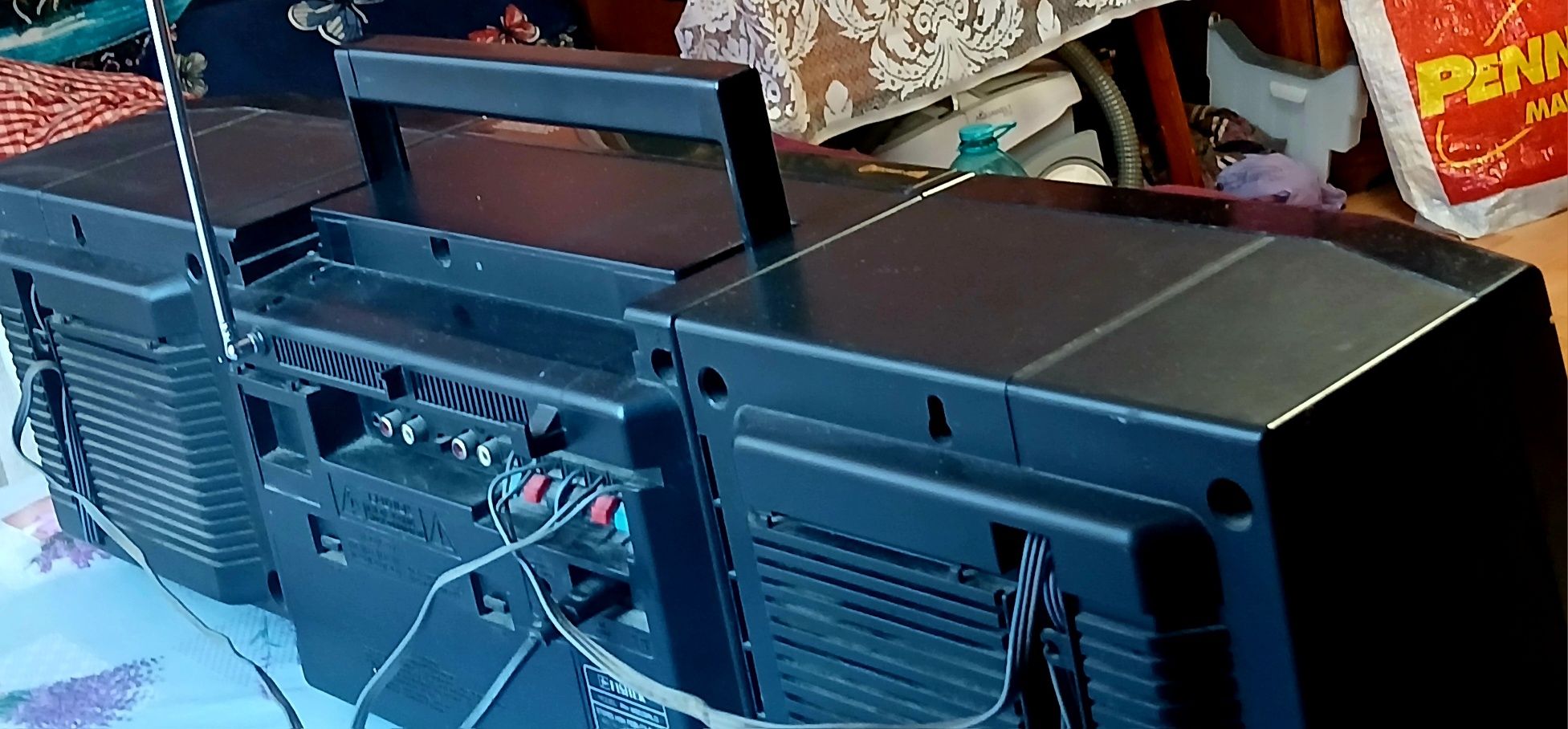 Vând radio Fisher