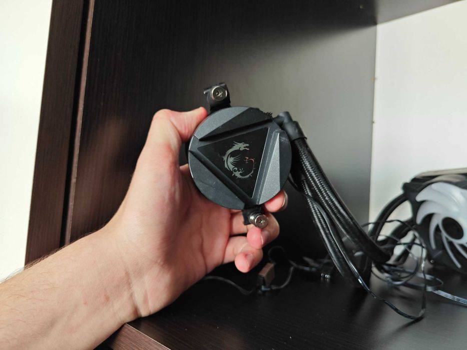 MSI CoreLiquid 240R – răcire excelentă pentru gaming și overclocking