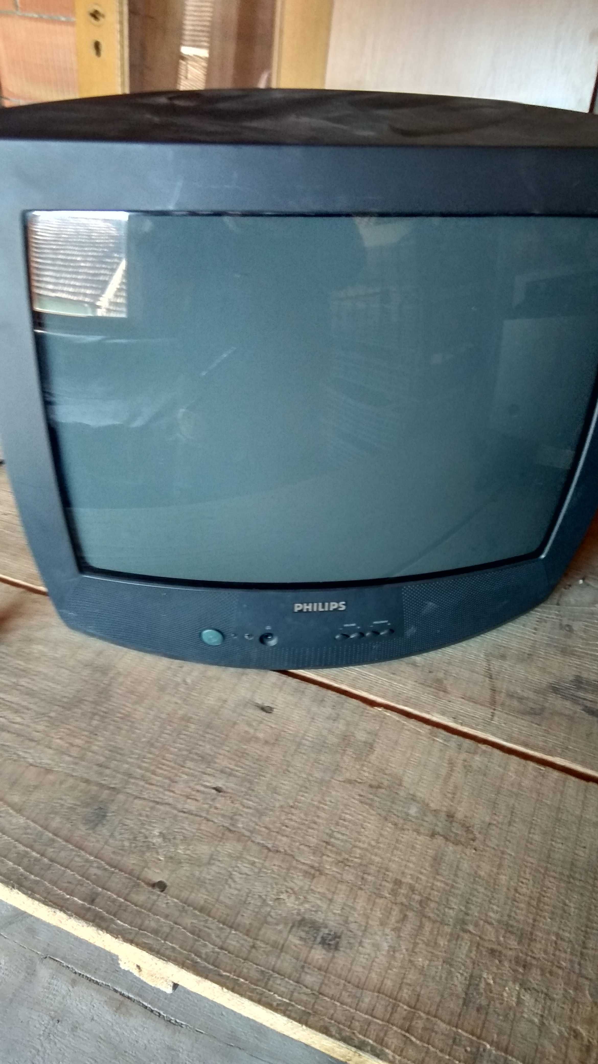 TV Philips cu tub bun