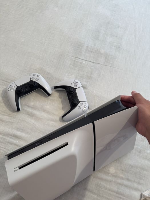 Ps5. Slim 9 jocuri 2 manete