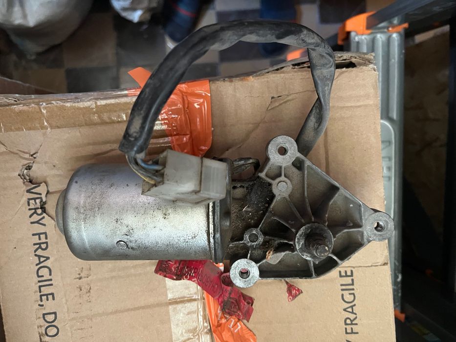 Продам моторчик на дворники, на ВАЗ 2114