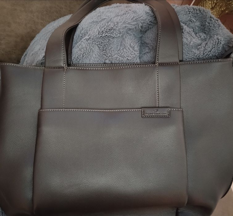 Tom Tailor , Dooney & Bourke , Gianni Chiarini