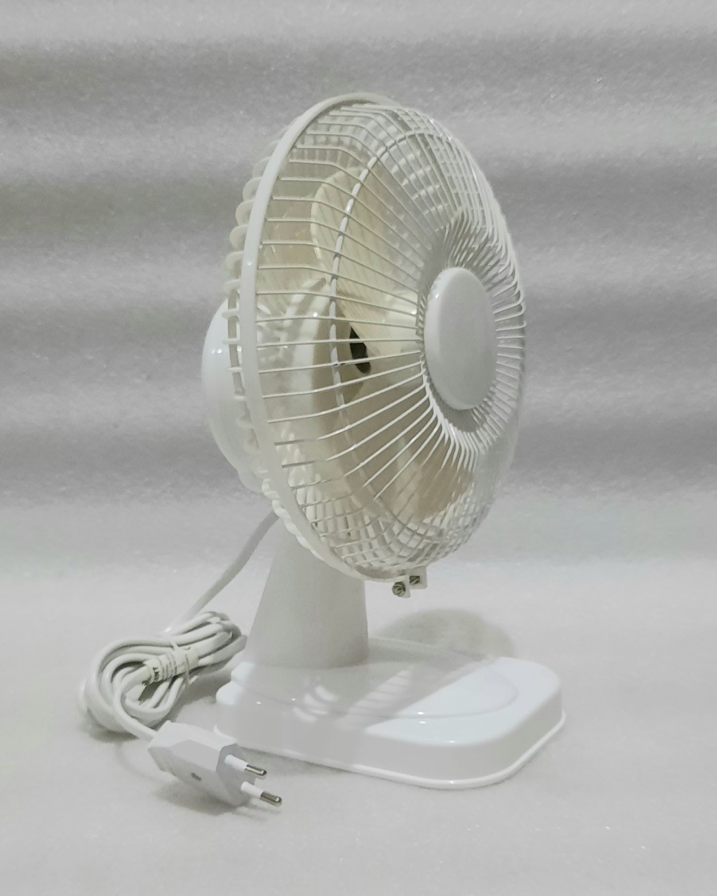 Ventilator de birou, 2 trepte de viteză, 15 cm, 18W