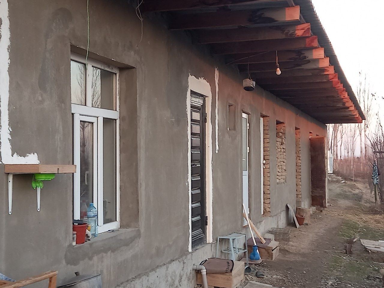 Hovli sotiladi 60000$ kelishiladi