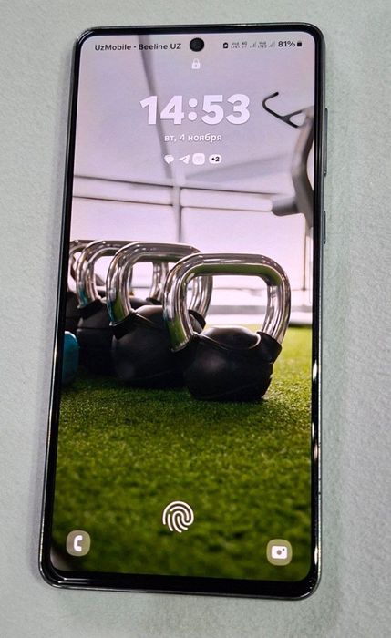 Самсунг А73 8.256