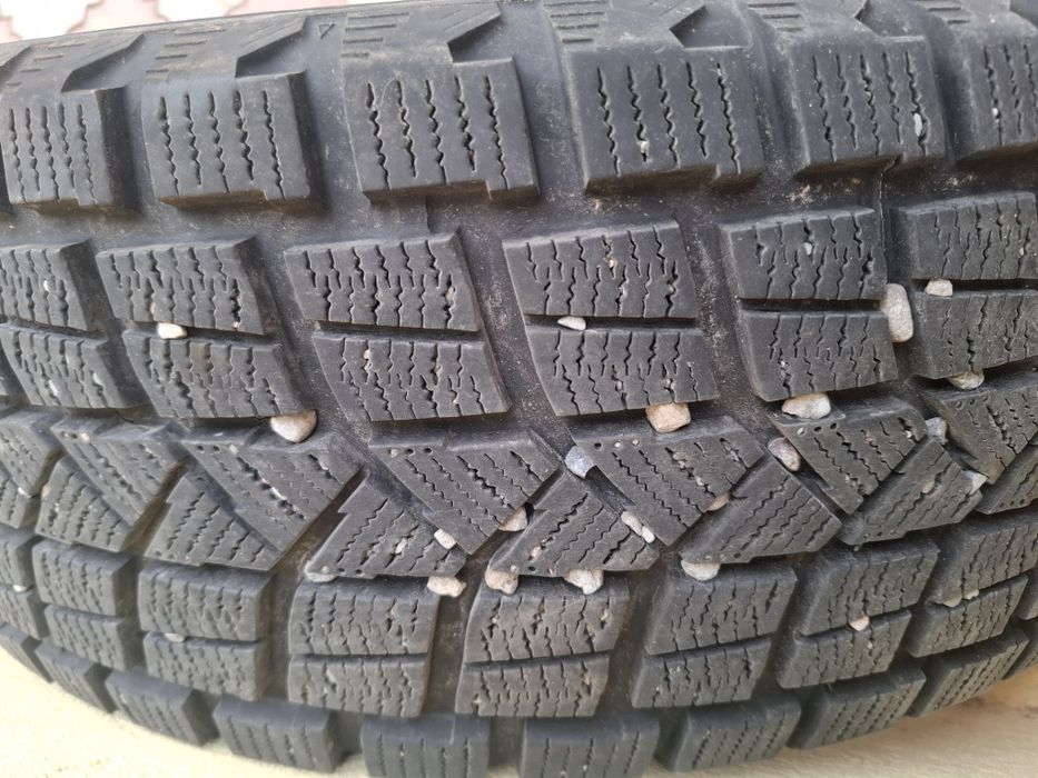 Шины комплект 4шт в хорошем состоянии