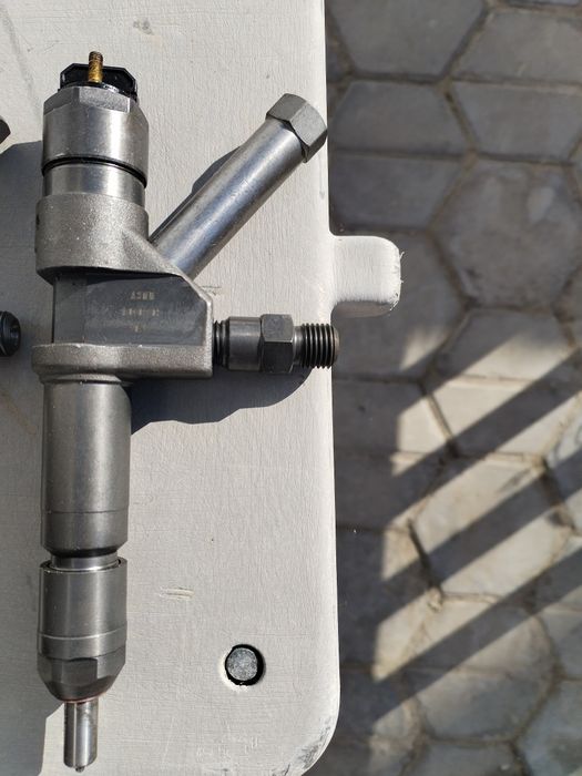 Форсунка топливная АЗПИ для двигателя ЯМЗ в комлекте шесть штук