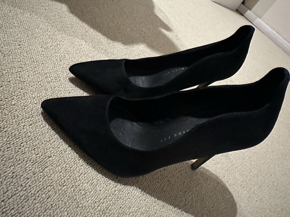 Обувки на висок ток