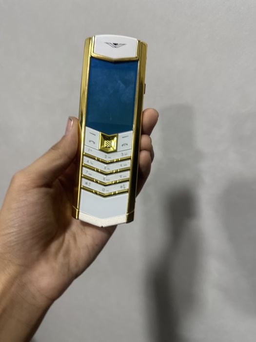 Vertu telefon sotiladi