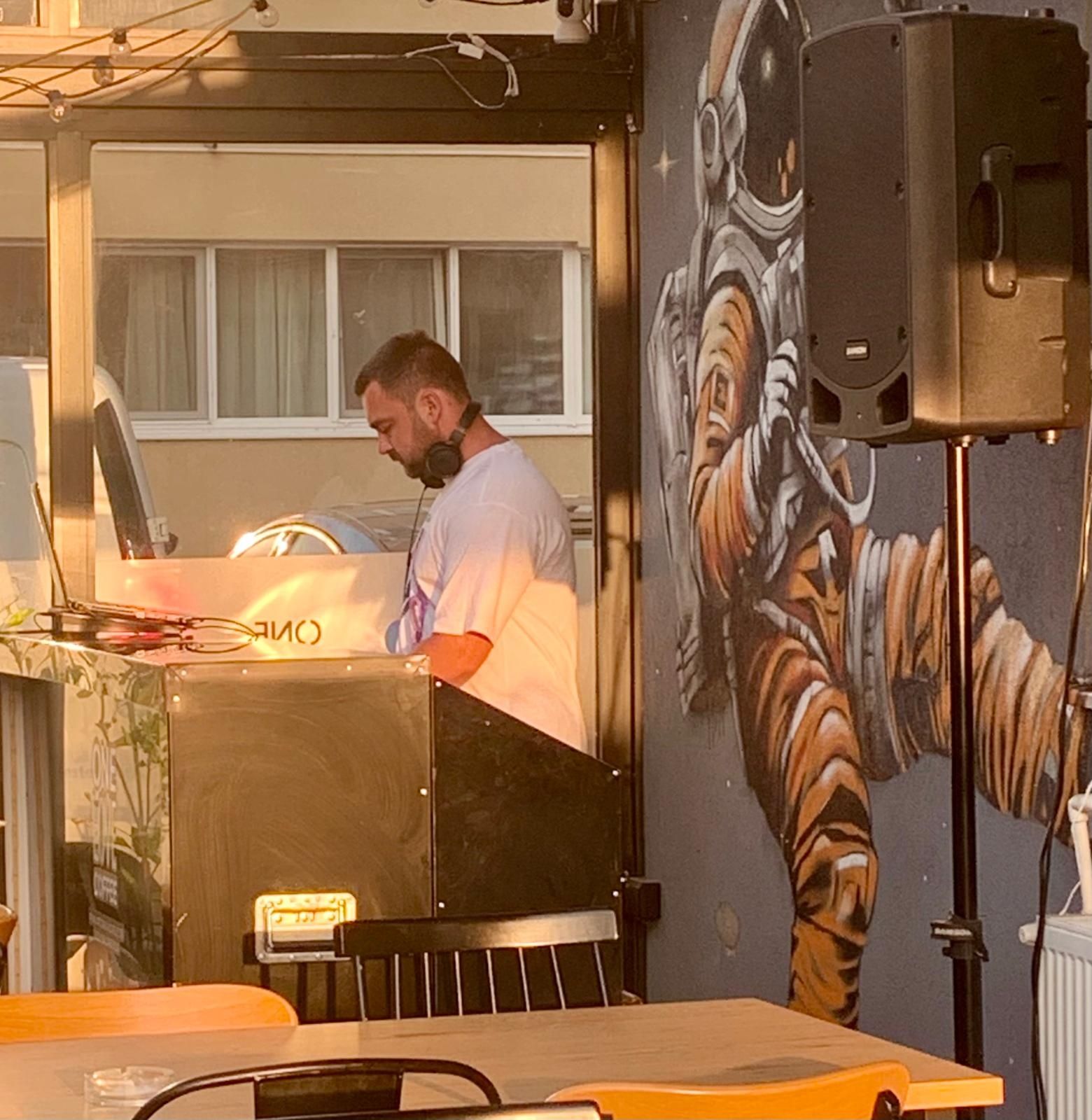 Dj majorat/ banchet/party/corporate/ambiental / Fotograf