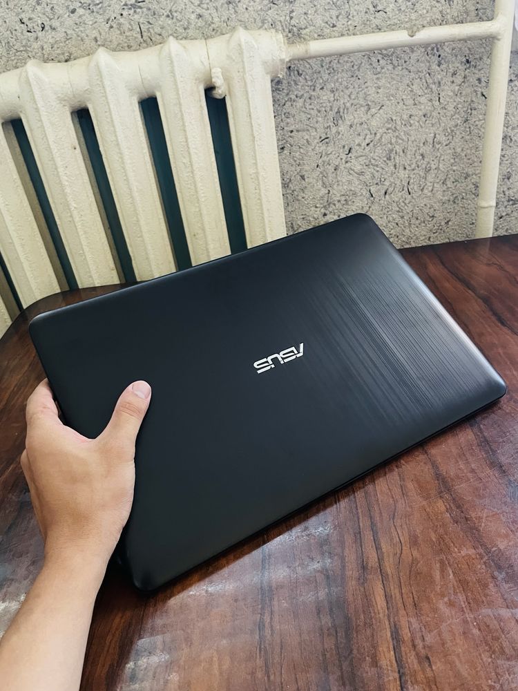 Asus noutbuk holati ideal turibdi nrax arzon