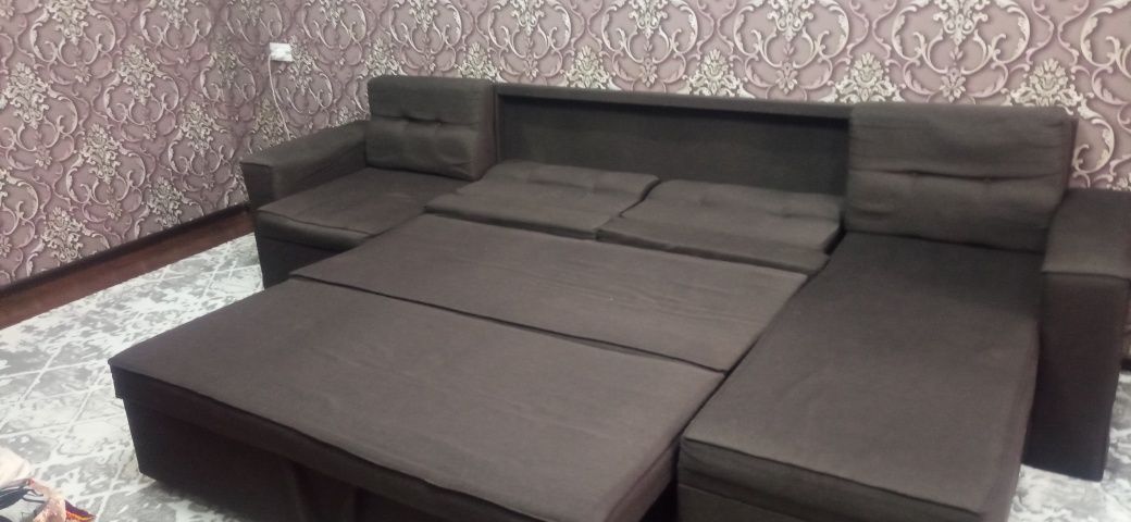 Раскладной диван в хорошем состоянии  цена договорная