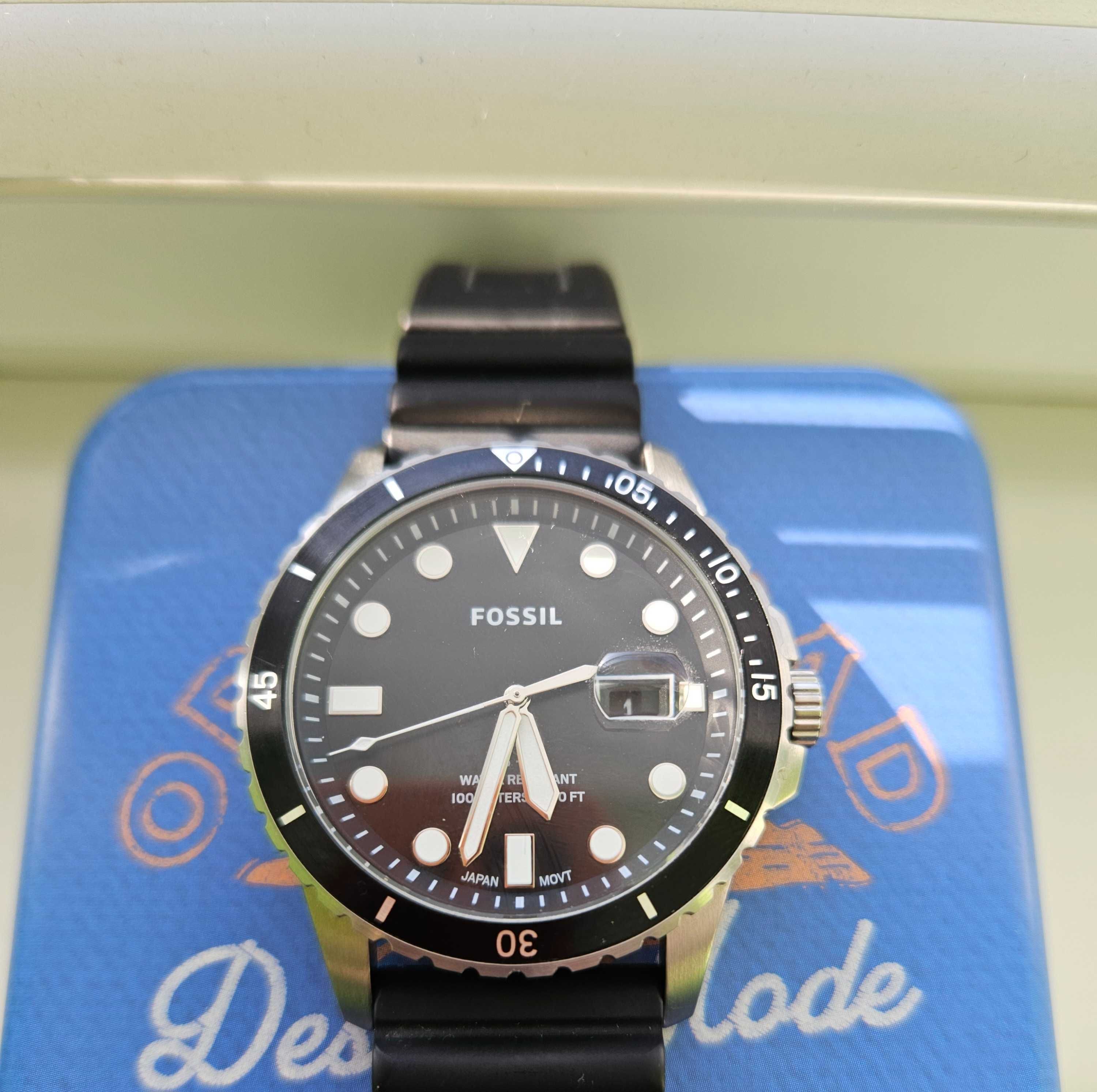 Часовник Fossil diver
