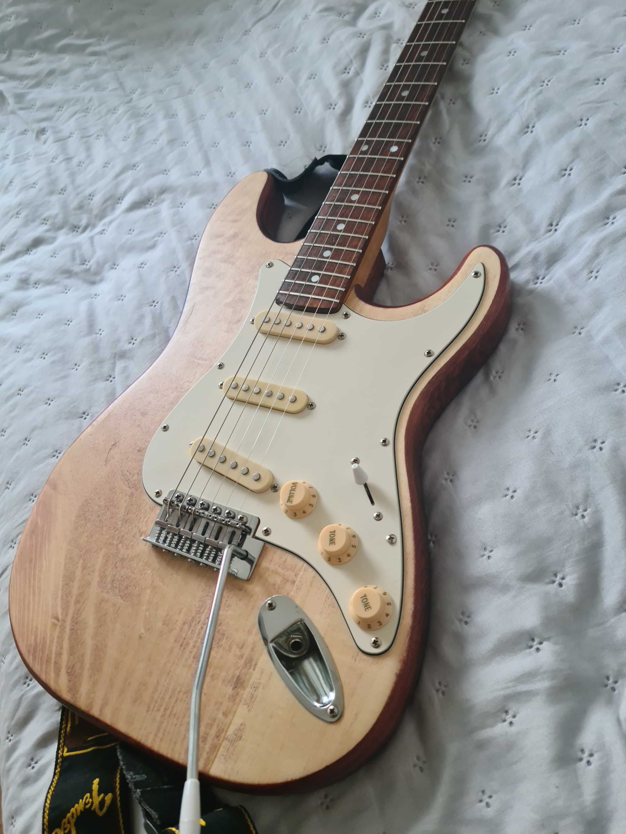 Китара Squier Strat by Fender персонализирана