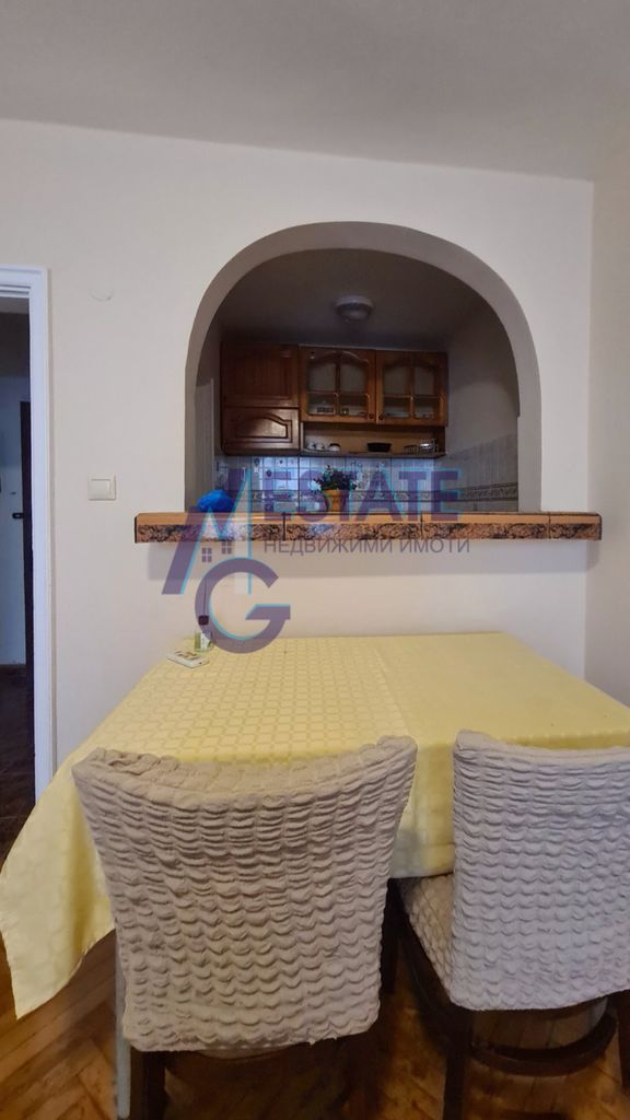Дава се под наем Двустаен апартамент в Бургас, Център - 47 кв.м за 360 € - Снимка #2