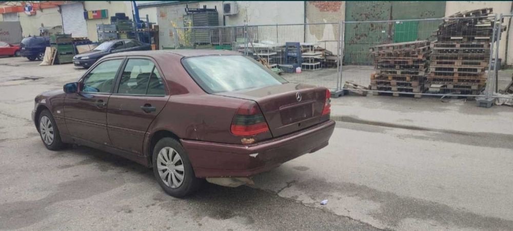 На части: MERCEDES C180 W202