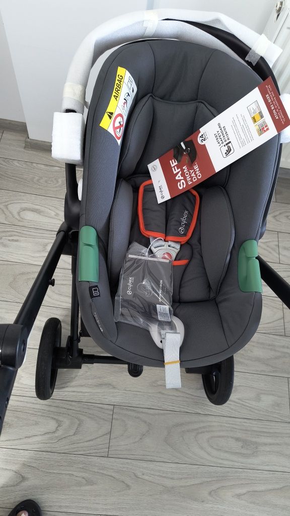 Carucior Cybex Eos + scoică nouă cybex