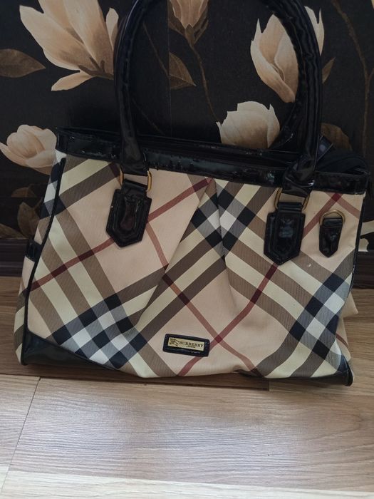 Дамски     чанти