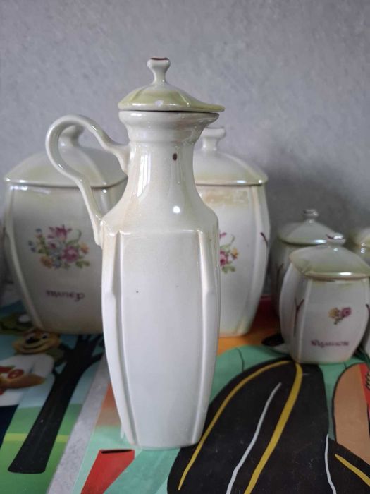 Български порцеланови буркани за подправки