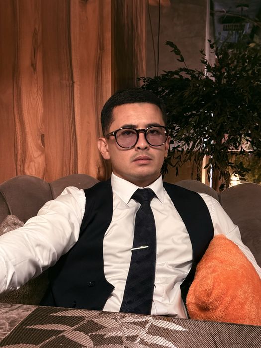 Гид экскурсавод по Бустанлыку (Чарвак, Амирсай, Акташ) имеется авто