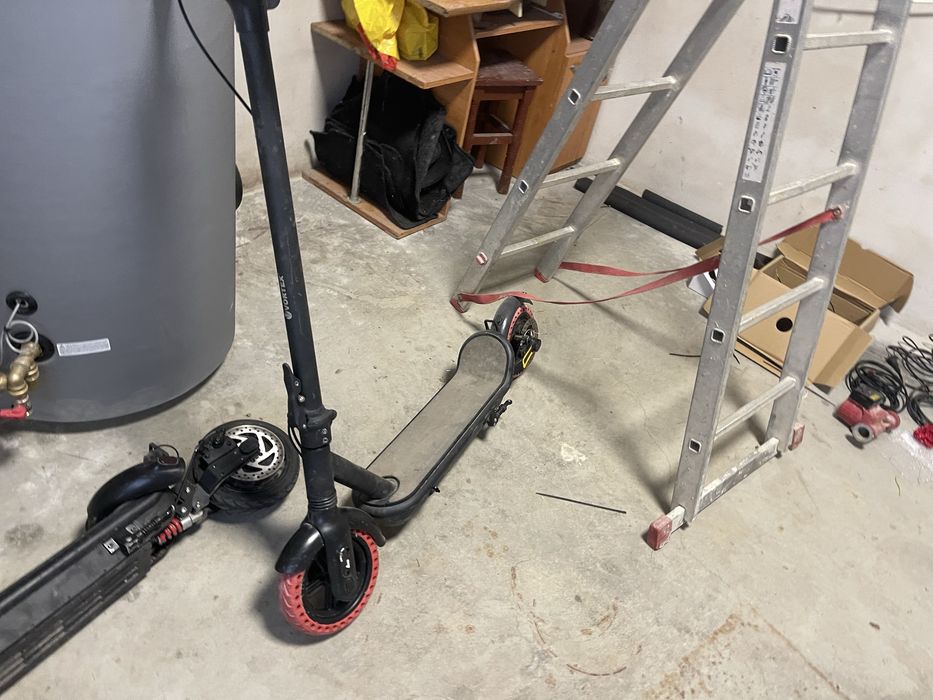 Vand doua trotinete electrice vortex de piese