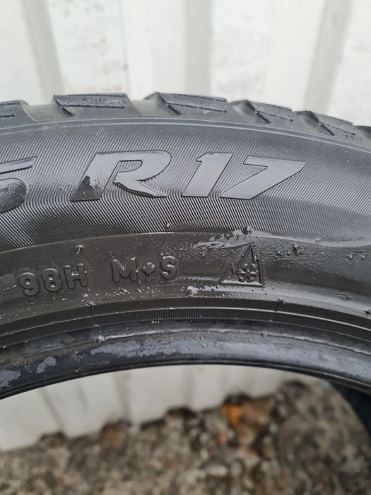 2 Anvelope de iarna*215/55R17*Pirelli*LICHIDARE STOC*75 Lei Buc*