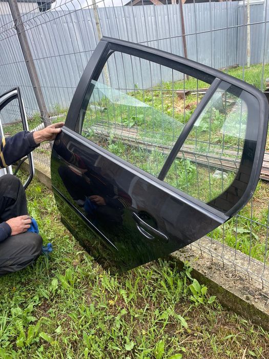 Vand usa stanga spate golf 5 in perfecta stare