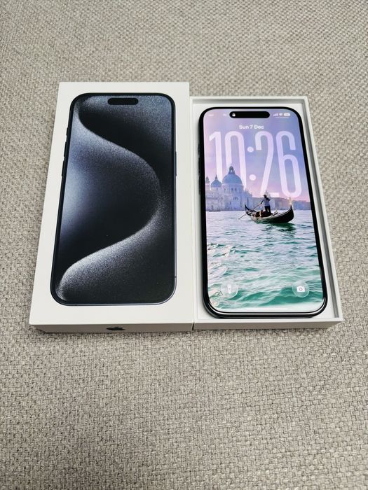 Продавам iPhone 15 pro 256GB