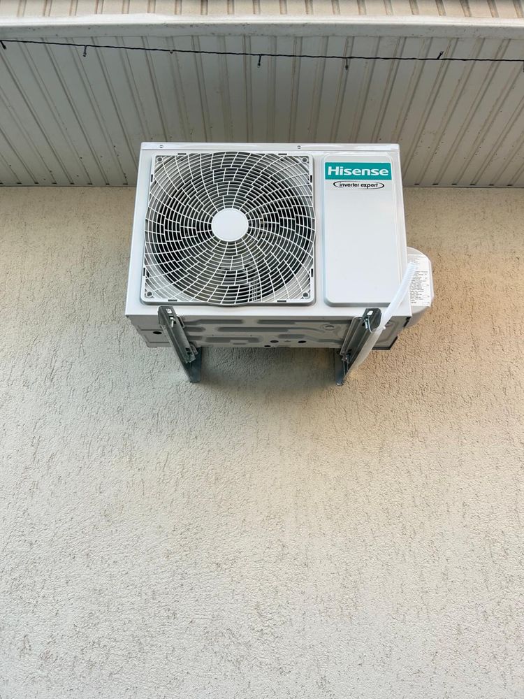 Montam aparate de aer conditionat