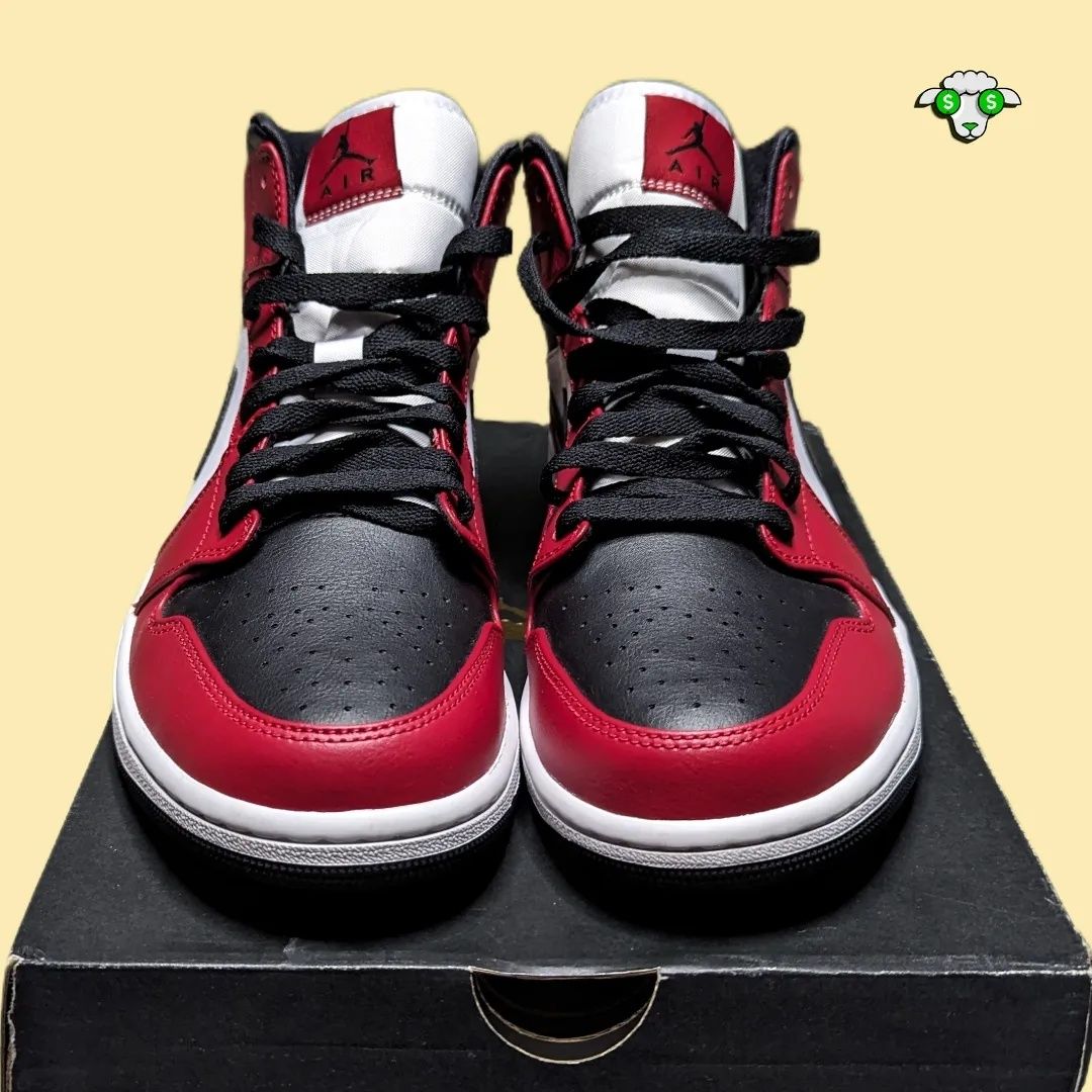 Jordan 1 Mid Chicago Toe