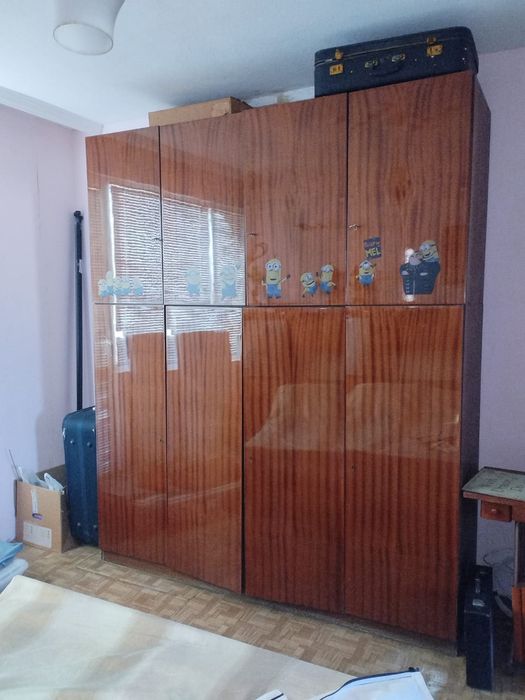 Подарявам стари мебели