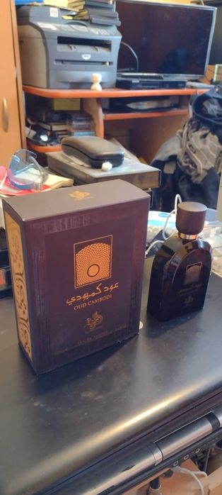 Vând parfum made în u.a.e qud cambodi 100 ml.e