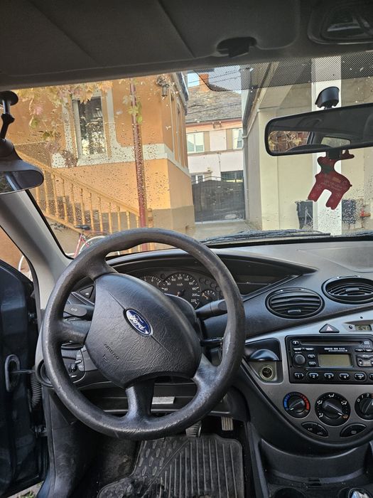 Ford focus 1 1,6 benzina an 2003 stare buna