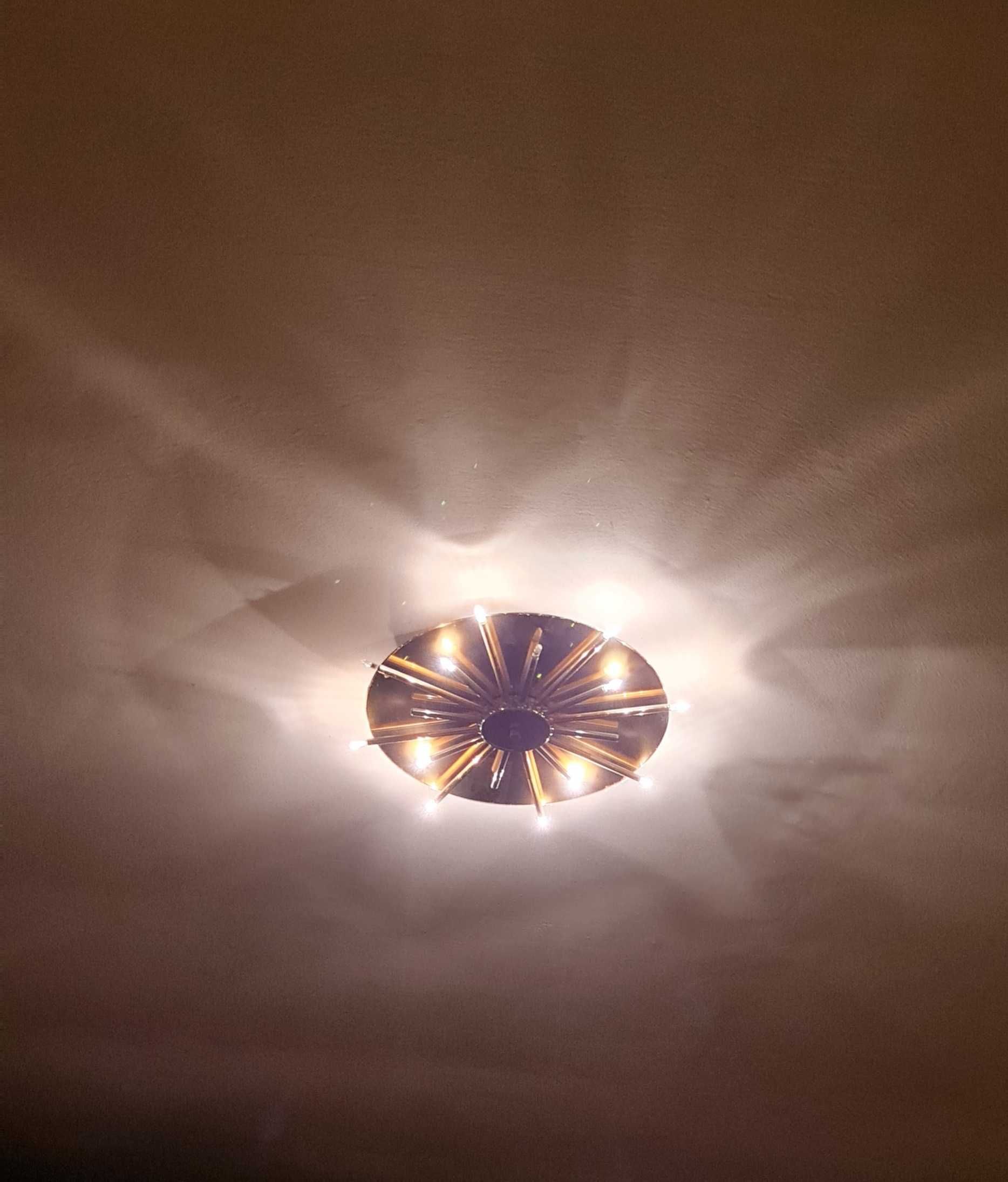 Aplica cu becuri halogen tip soare