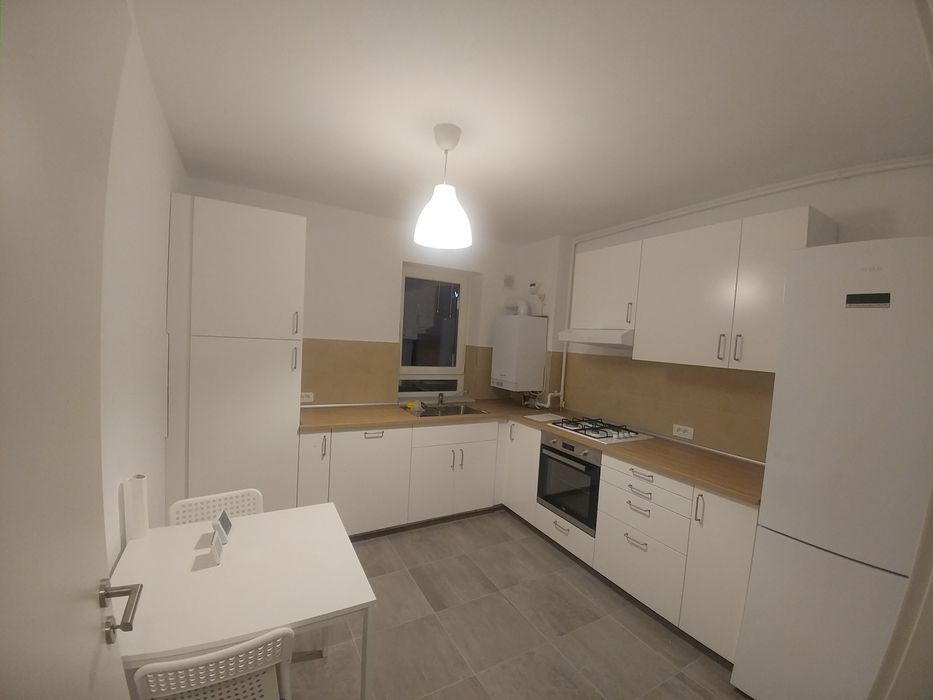 Închiriez apartament Coresi Avantgarden (Kasper)