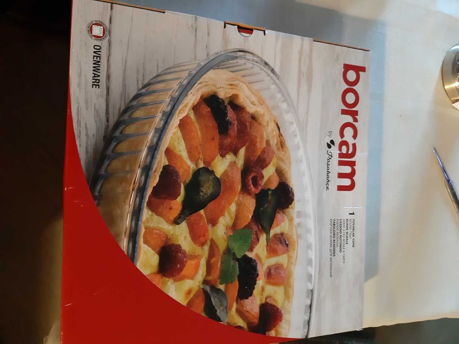 Продавам тава за печене Borcam. Става и за охладени