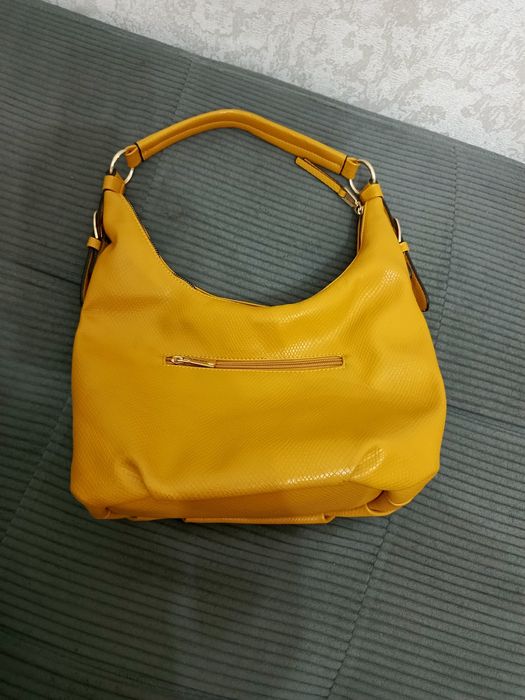Сумка красивая, горчично жёлтого цвета, новая