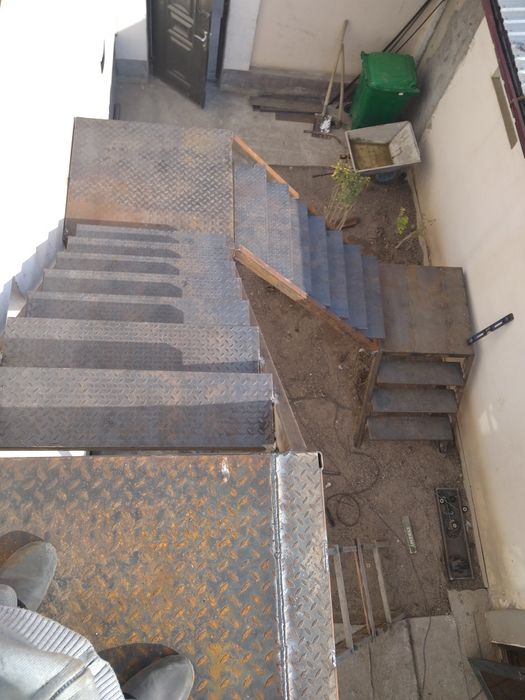 Temir zinalar, panjara, perilla, leksan va profnastildan  naveslar