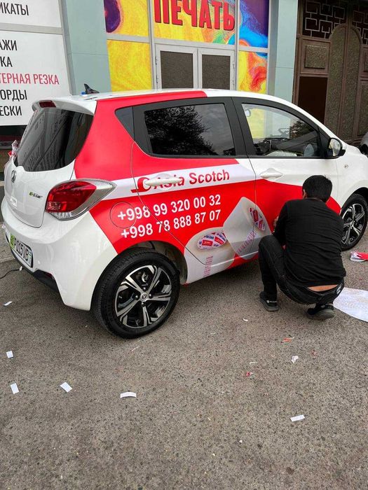 Avtomobillarga reklama yopishtiramiz – Avtonakleyka xizmati