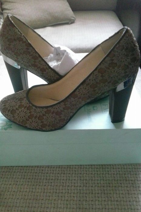 Продам туфли р 37 новые