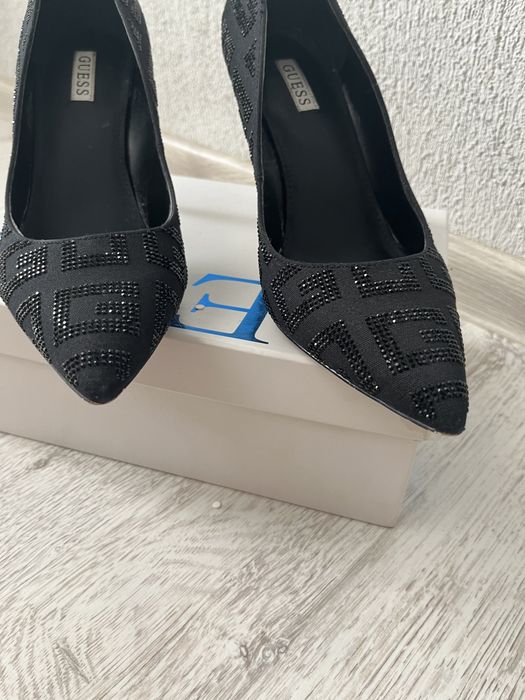 Дамски обувки Guess