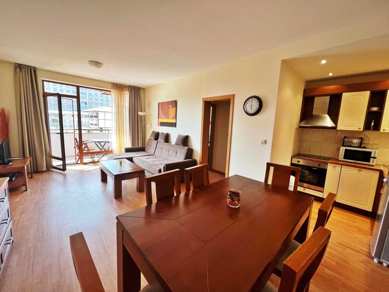 Продава се Тристаен апартамент в Свети Влас - 129 кв.м за 1047 €/кв.м - Снимка #2